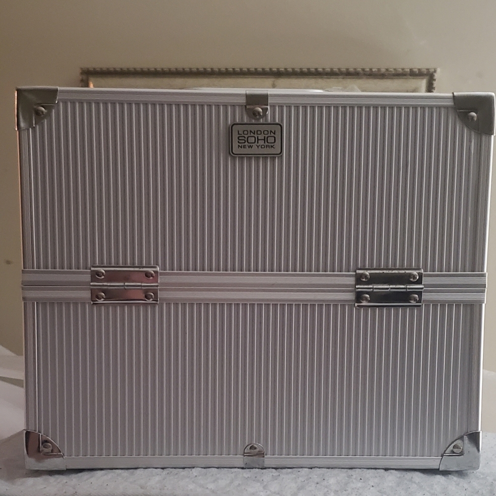 London SOHO New York Large Cosmetic Case